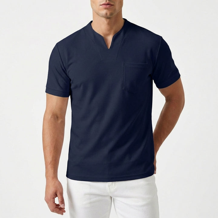 Adrián | Camiseta Cuello Pico con Bolsillo Manga Corta Hombre