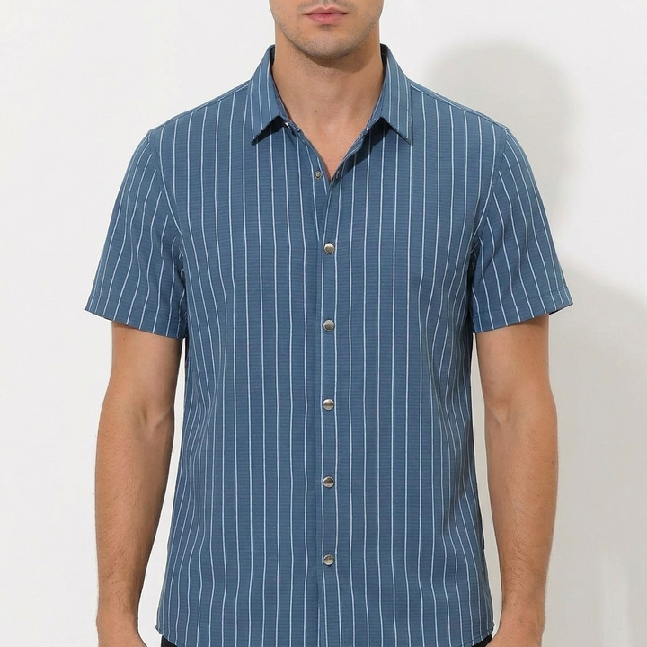 Carlos | Camicia a Maniche Corte da Uomo con Colletto Cubano e Righe Verticali | Informale