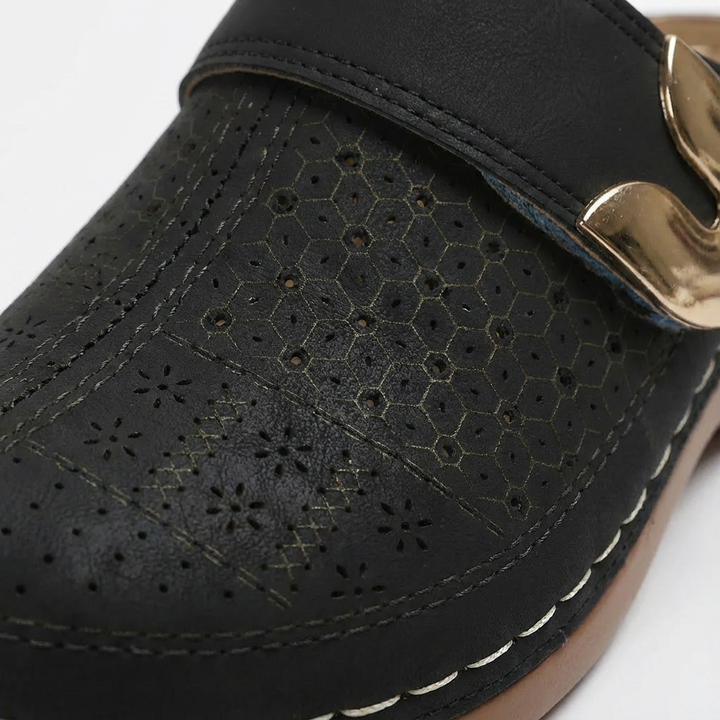 Sofia | Mujer Zuecos Con Diseño Perforado Y Tira Con Hebilla | Casual