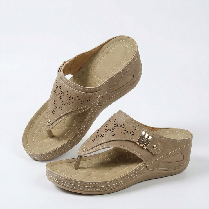 Valeria | Mujer Sandalias Cuña Con Diseño Perforado Y Tira Entre Dedos | Confort