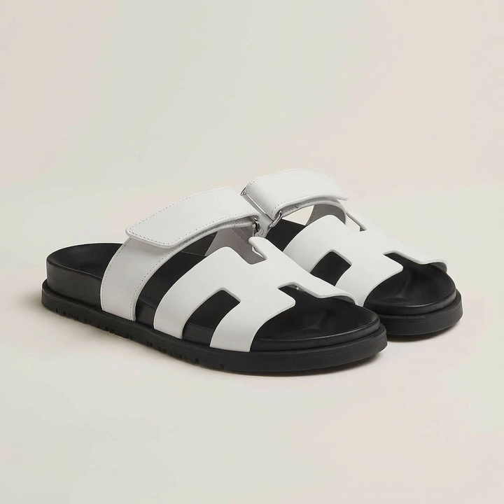 Valeria | Mujer Sandalias Slide Con Tira Ajustable Y Diseño Calado | Minimalista