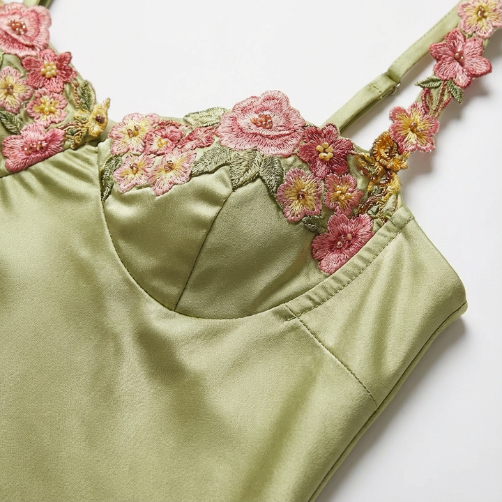 Valeria | Abito lungo verde da donna con ricamo floreale 3D e scollo a bustier | Romantico