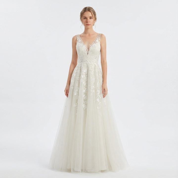 Valeria | Abito da sposa bianco da donna con applicazioni di pizzo floreale e scollo a V | Principessa