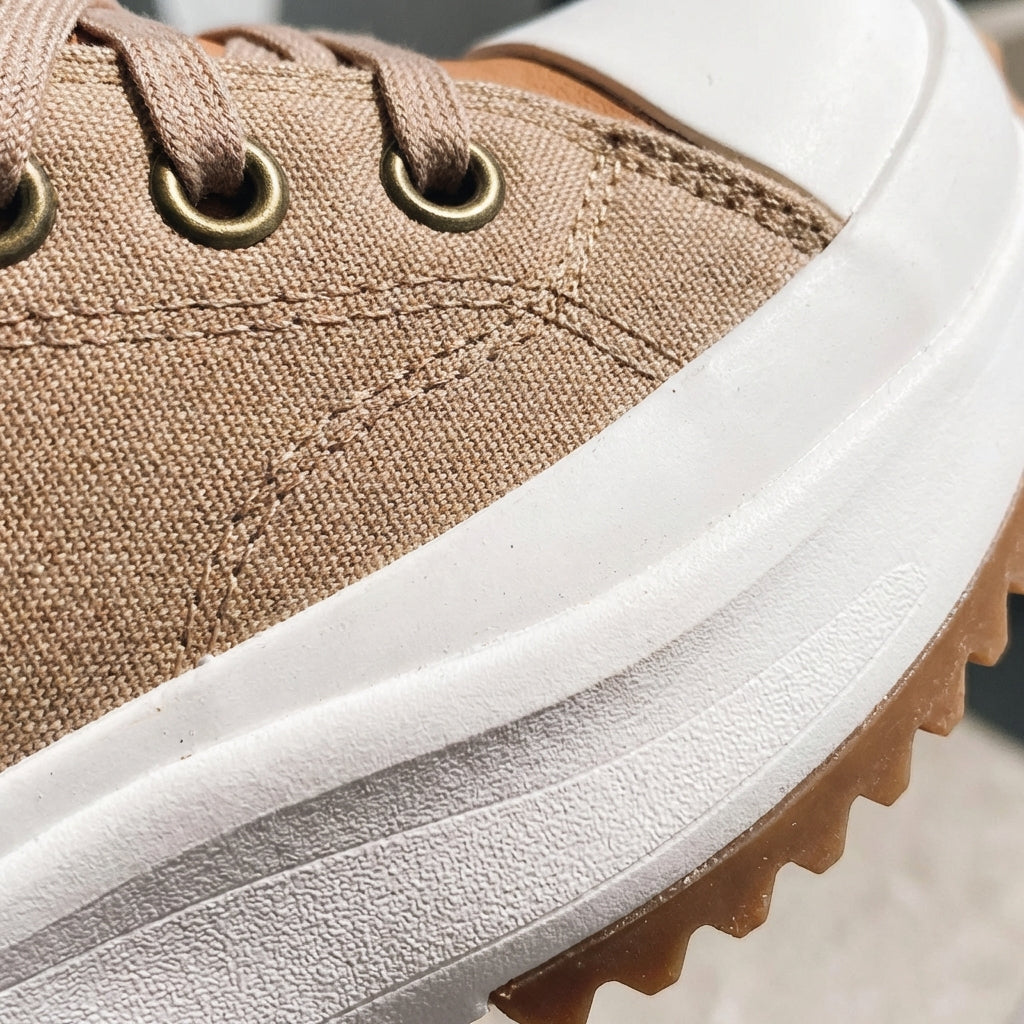 Vega | Scarpe da donna con zeppa, lacci, punta chiusa